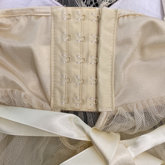 Cream / Off-White Color Lace Teddy with Ribbon Bow - S - Picture 10 of 14